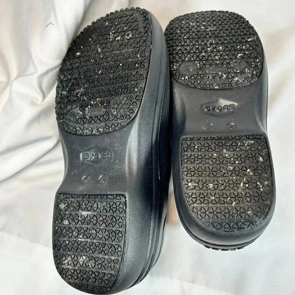 Crocs Size 6W Black Clogs Dual Comfort Nursing Work Clogs Slip On - Picture 8 of 9